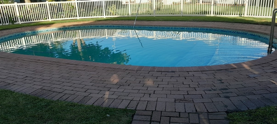2 Bedroom Property for Sale in Paradise Beach Eastern Cape